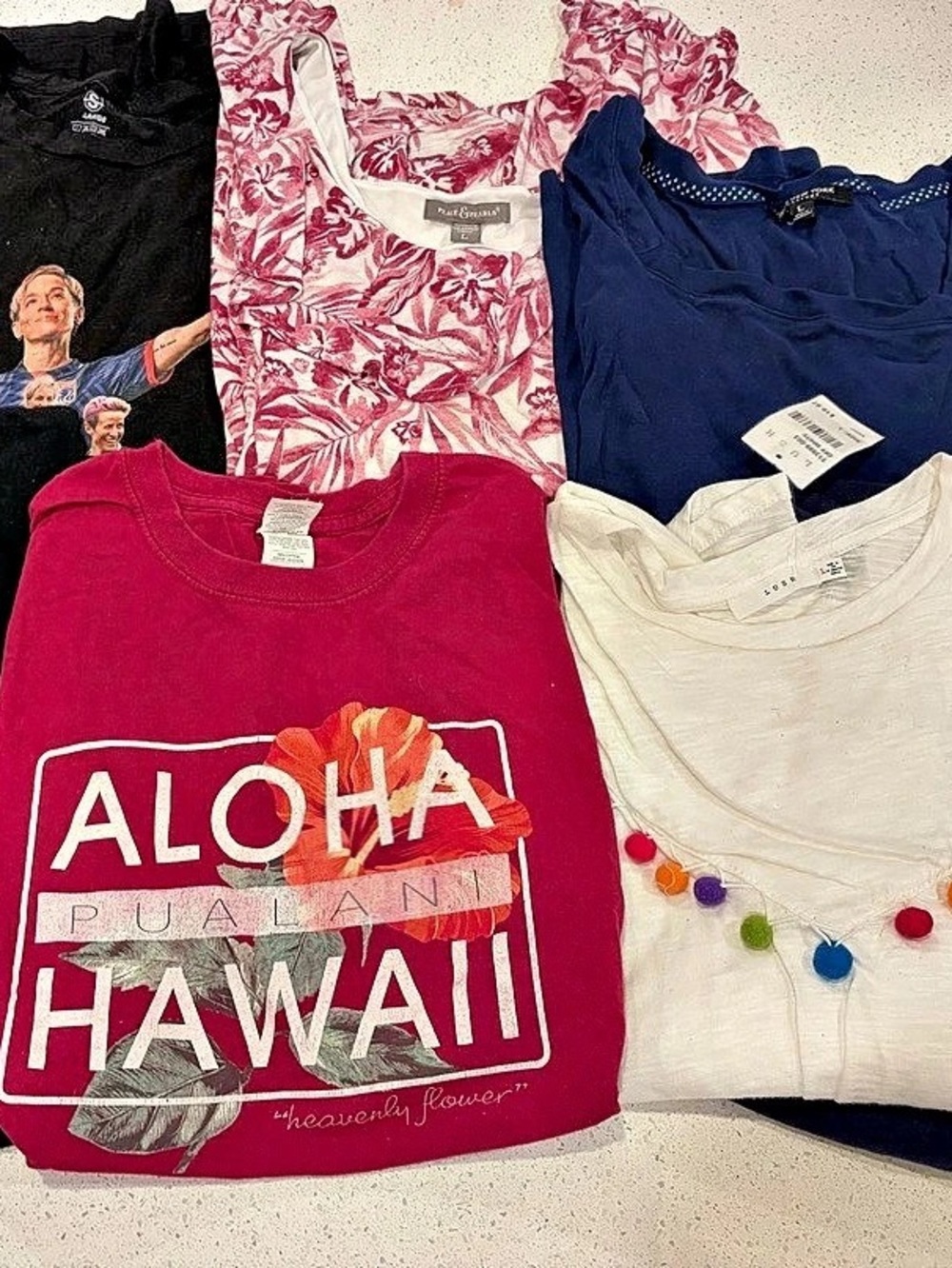 Graphic Short Sleeve Tops size Large bundle 6
